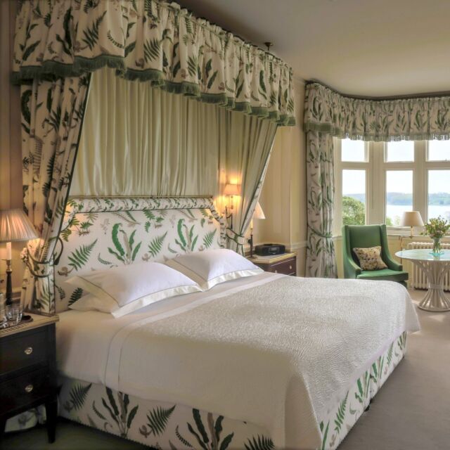 'Fern' bedroom has a huge bay window to enjoy the magnificent view of Hambleton's garden and Rutland Water. Decorated in a beautiful green and white chintz, the walls were specially stencilled for us with bamboos and fern-decorated ceramics.

To browse all 17 individually designed bedrooms search 'Stay with us' in our bio 🔗

#baywindowview #interiordesign #rutlandwaterview #hambletonhall #pobhotels #relaischateaux